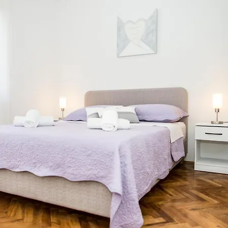 Apartment Ivan Podstrana